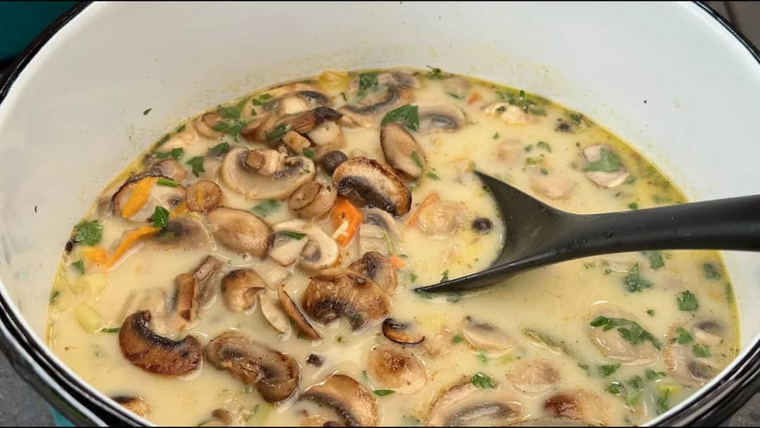 Jak zagęścić zupę pieczarkową: proste metody, które zaskoczą smak