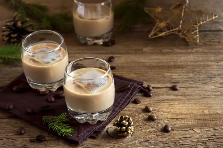 Prosty drink z Baileys - 5 łatwych przepisów, które zachwycą smakami