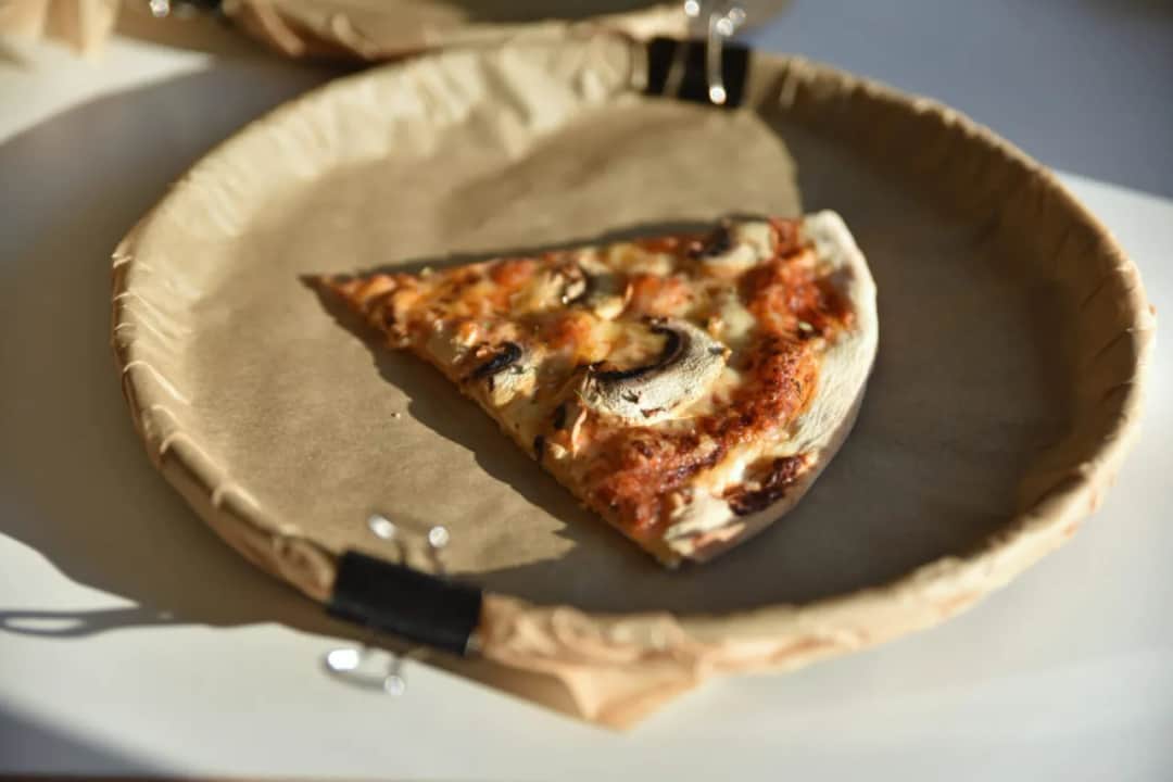 Ile waży kawałek pizzy? Zaskakujące różnice w wagach i kaloriach