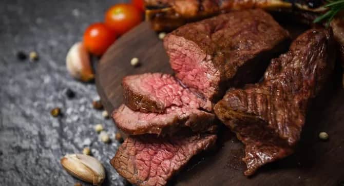 Idealny przepis na stek z grilla, który zawsze wychodzi perfekcyjnie