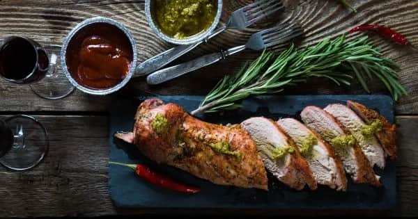 Jak długo piec polędwicę wieprzową, aby była soczysta i smaczna?