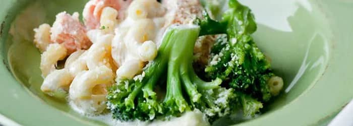 Pyszna zapiekanka z łososiem i brokułem, którą pokochasz na pewno