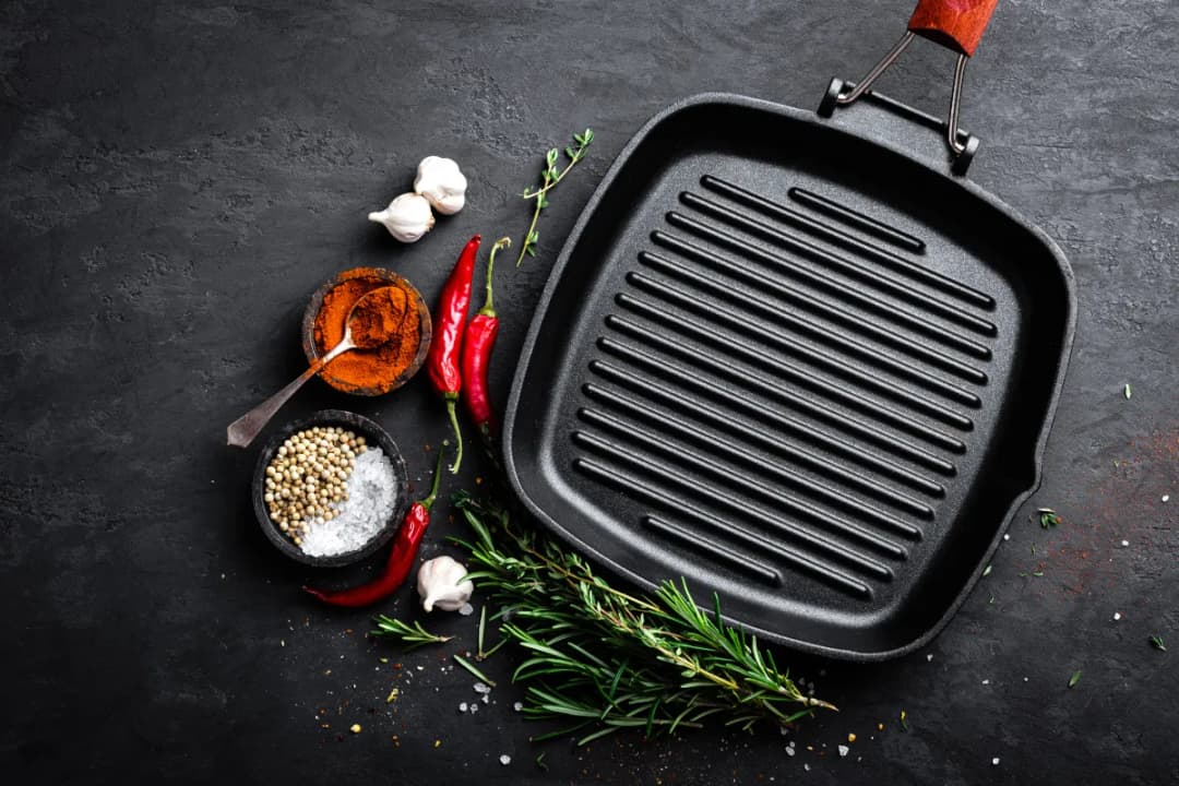 Najlepsza patelnia grillowa: jak wybrać, używać i dbać o nią