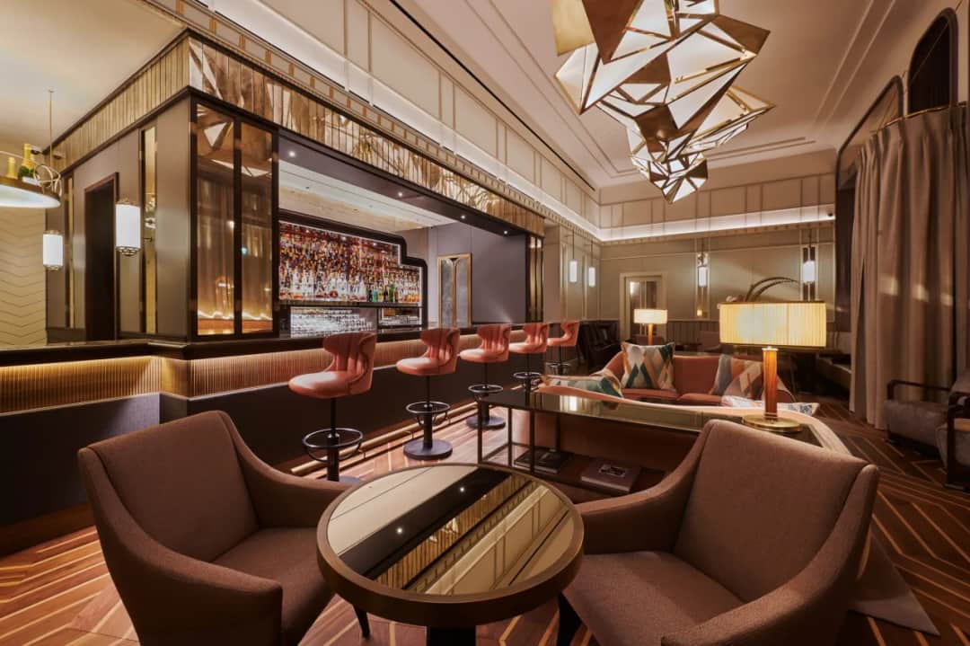 Gdzie na drinka w Łodzi? Odkryj wyjątkowe bary z atmosferą