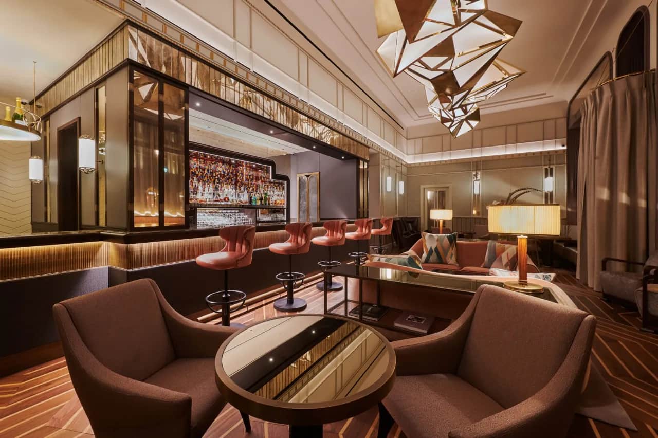 Gdzie na drinka w Łodzi? Odkryj wyjątkowe bary z atmosferą