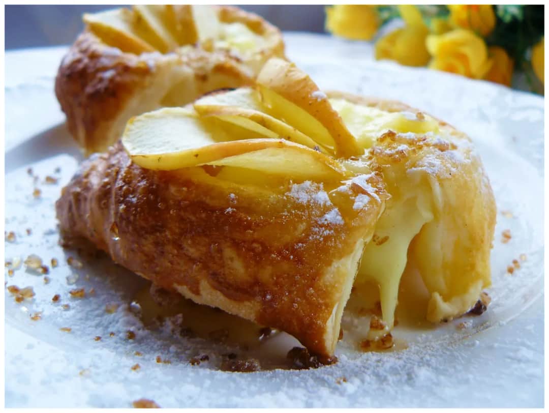 Pyszne ciasto francuskie z jabłkami i budyniem - sprawdzony przepis