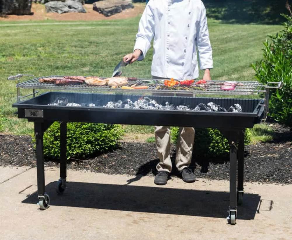 Wynajem grilla z obsługą - bezstresowa organizacja imprezy plenerowej