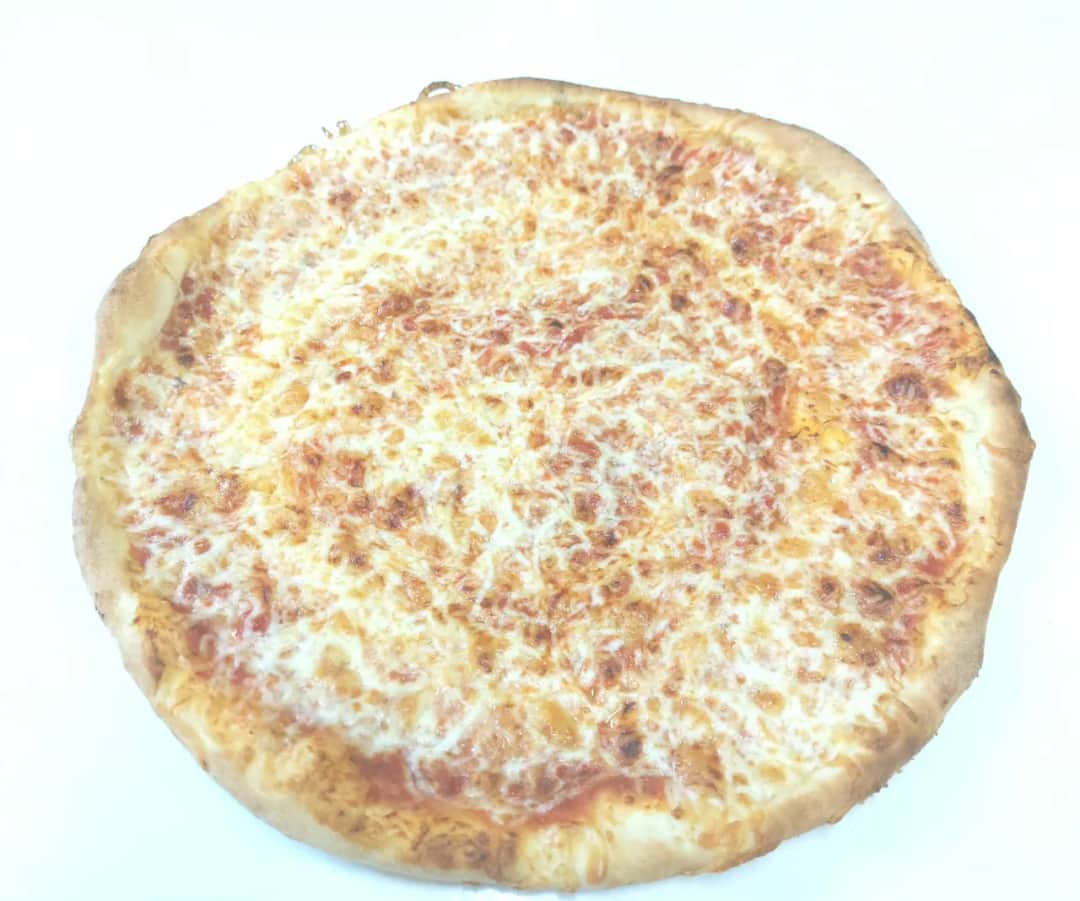 Ile waży pizza margherita 32 cm? Odkryj, co wpływa na wagę