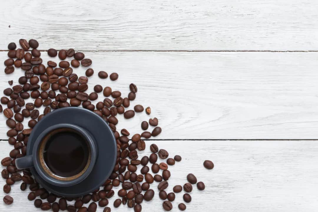 Roast kawa co to znaczy? Odkryj tajemnice palenia kawy