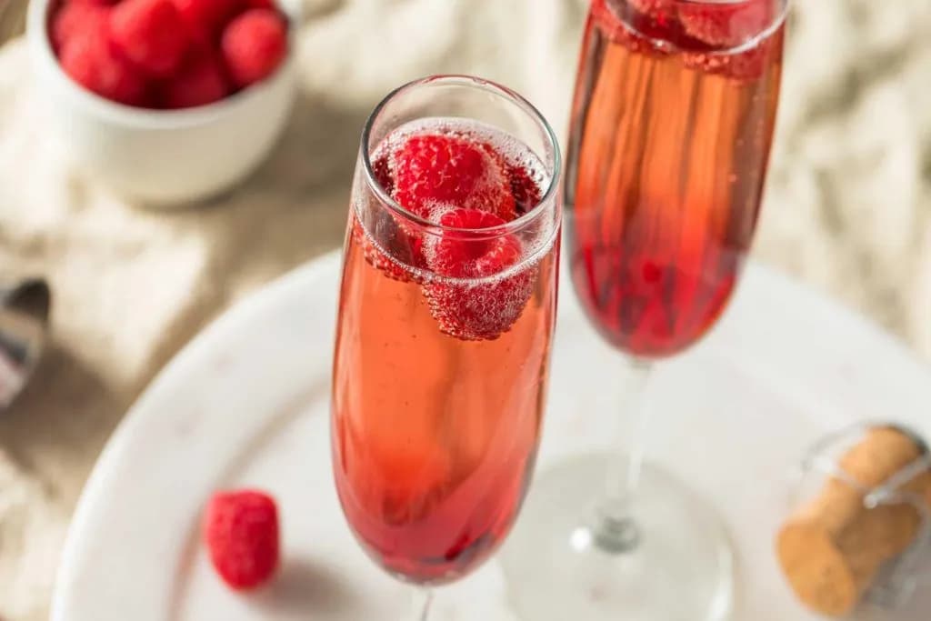 Jak przygotować idealny kir drink: przepisy i ciekawostki
